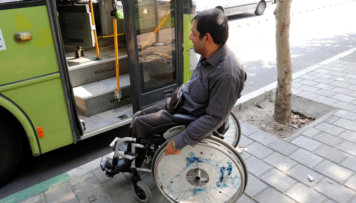 Passenger Asks Bus Driver to Throw Out Homeless Man, His Reply Has Everyone in Silence