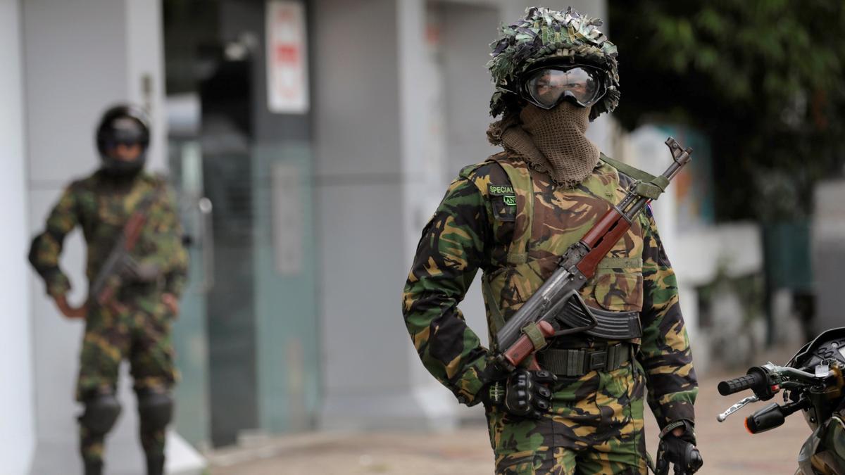Sri Lanka Police Hunt 140 After Easter Bombings as Shooting Erupts in East
