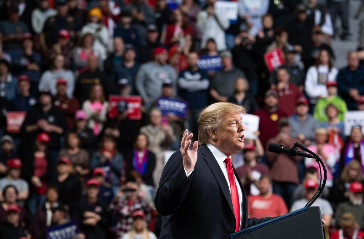 Trump Directs Officials to Tighten Asylum Rules