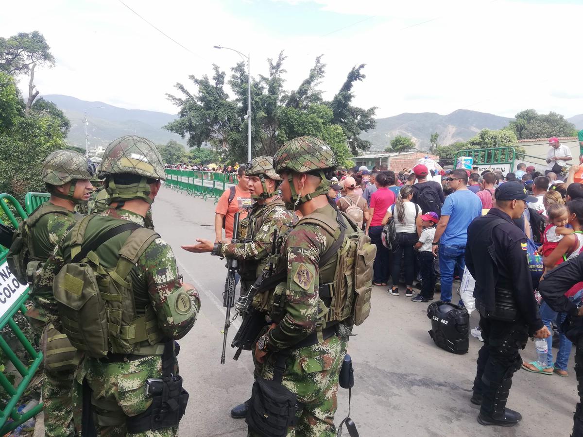 Shootout Causes Panic at Colombia-Venezuela Border Crossing