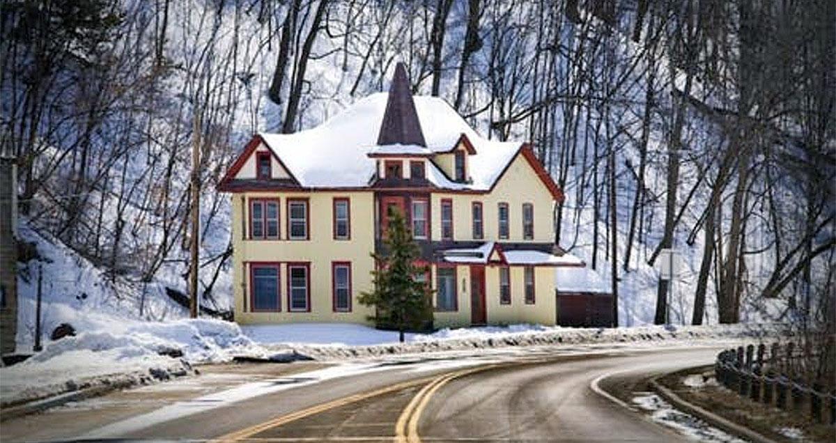 Free Victorian Style House Available in Midwest