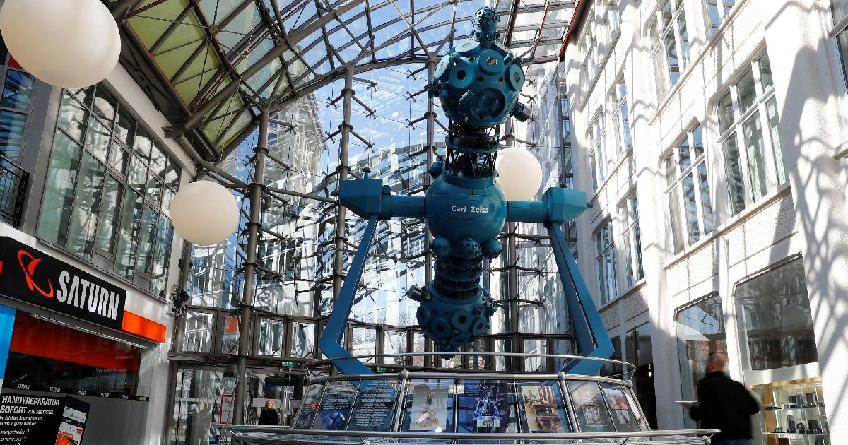 Germany’s Poorer East Embraces Tech Revolution