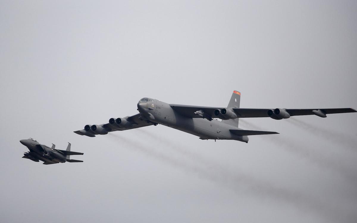 US Sending B-52 Bombers to Middle East to Confront Iran Threats