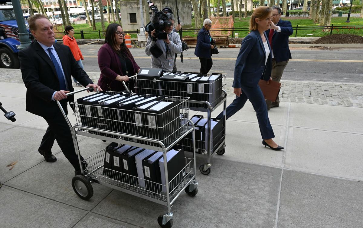 Former Member Recalls Telling ‘Slave’ to Leave NXIVM After Learning of Secret Society