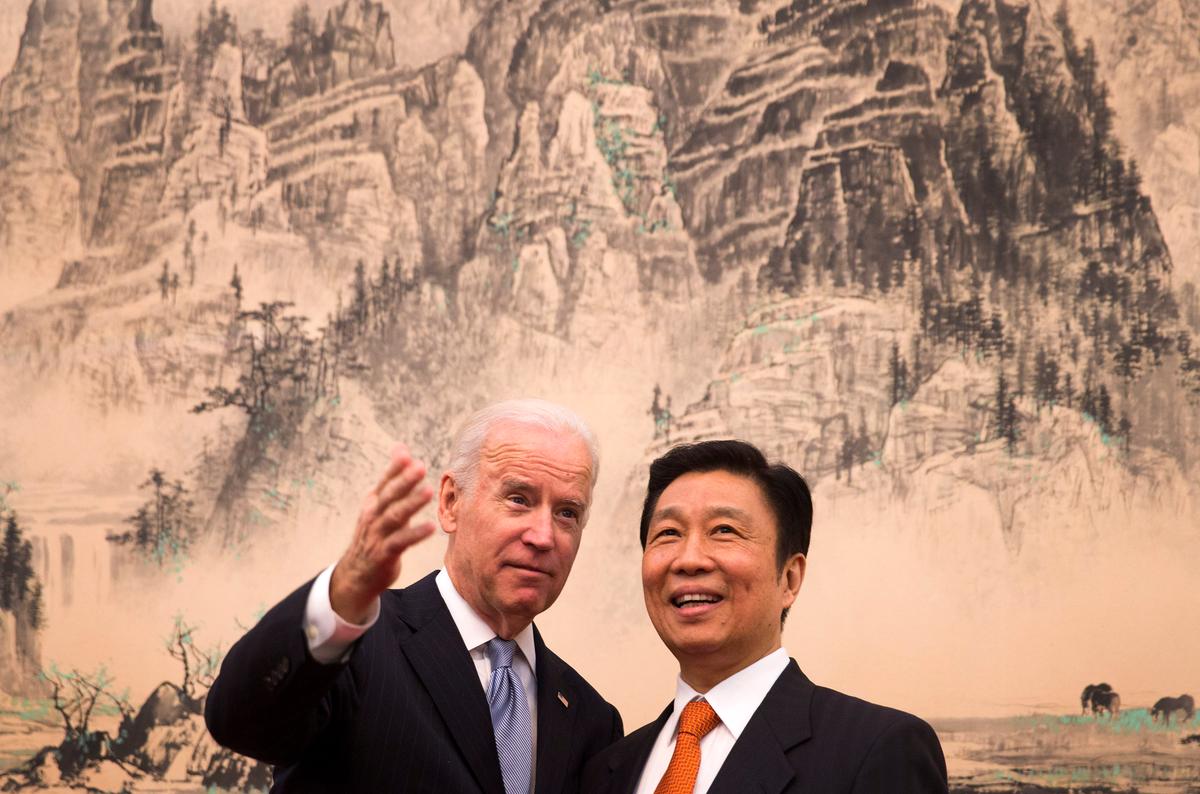 Warner’s Tough China Stance Points to Biden’s Weakness