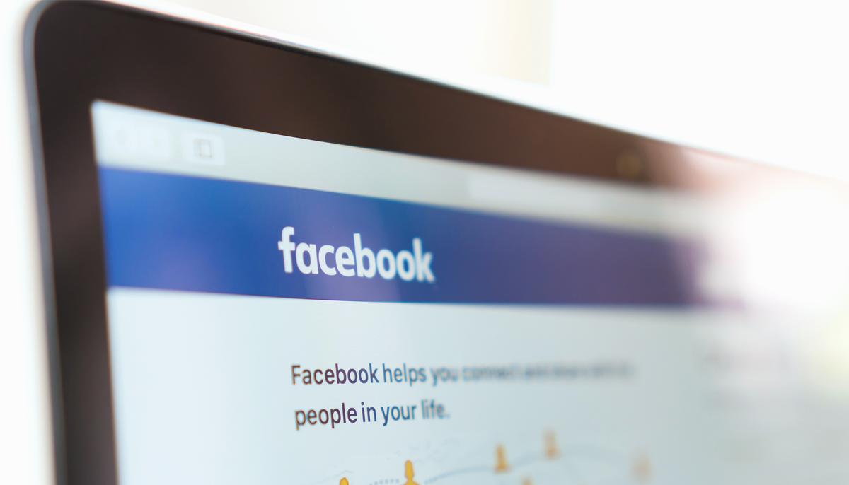 Facebook Under Pressure as US, EU Urge Probes of Data Practices