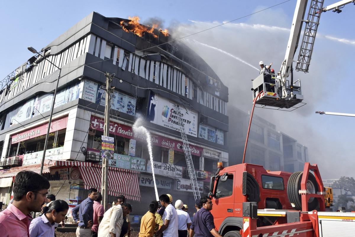 Fire in Commercial Center in India Kills at Least 17