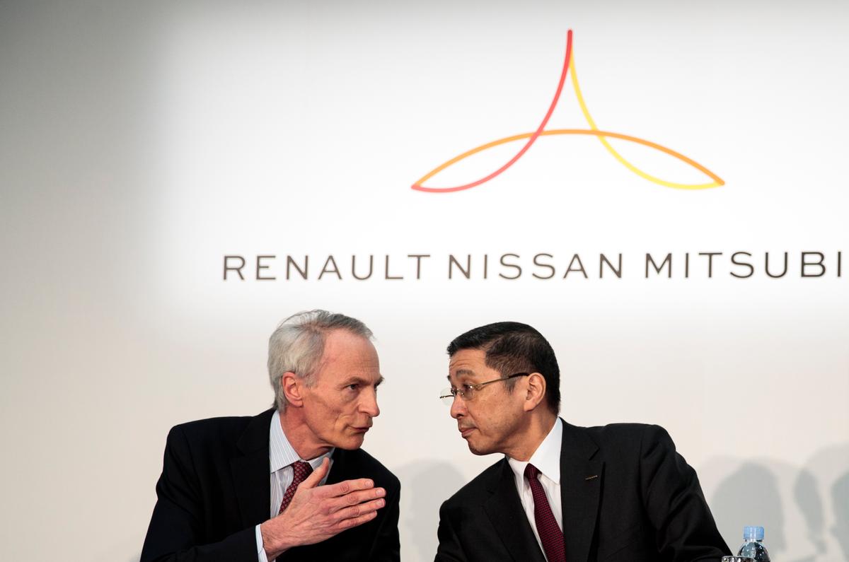 France Wants FCA-Renault Job Guarantees and Nissan on Board