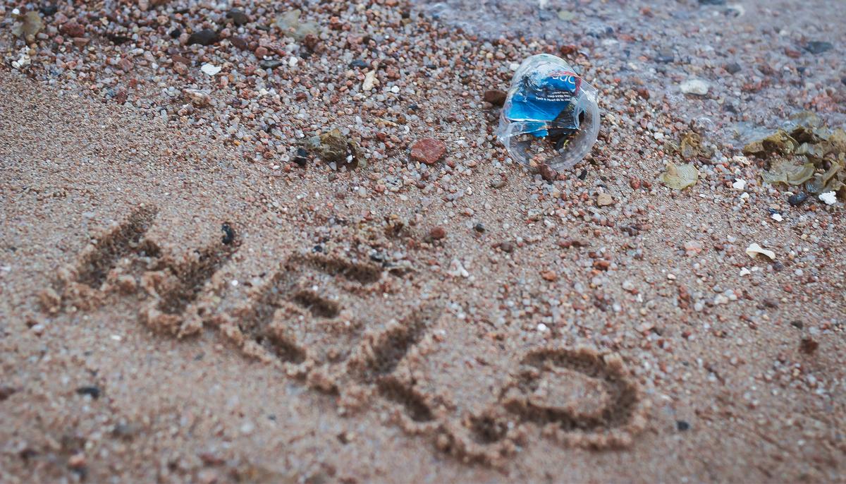 Dad and Son Find ‘Help’ Scrawled in Dirt Road and Lead Cops to Missing Girl