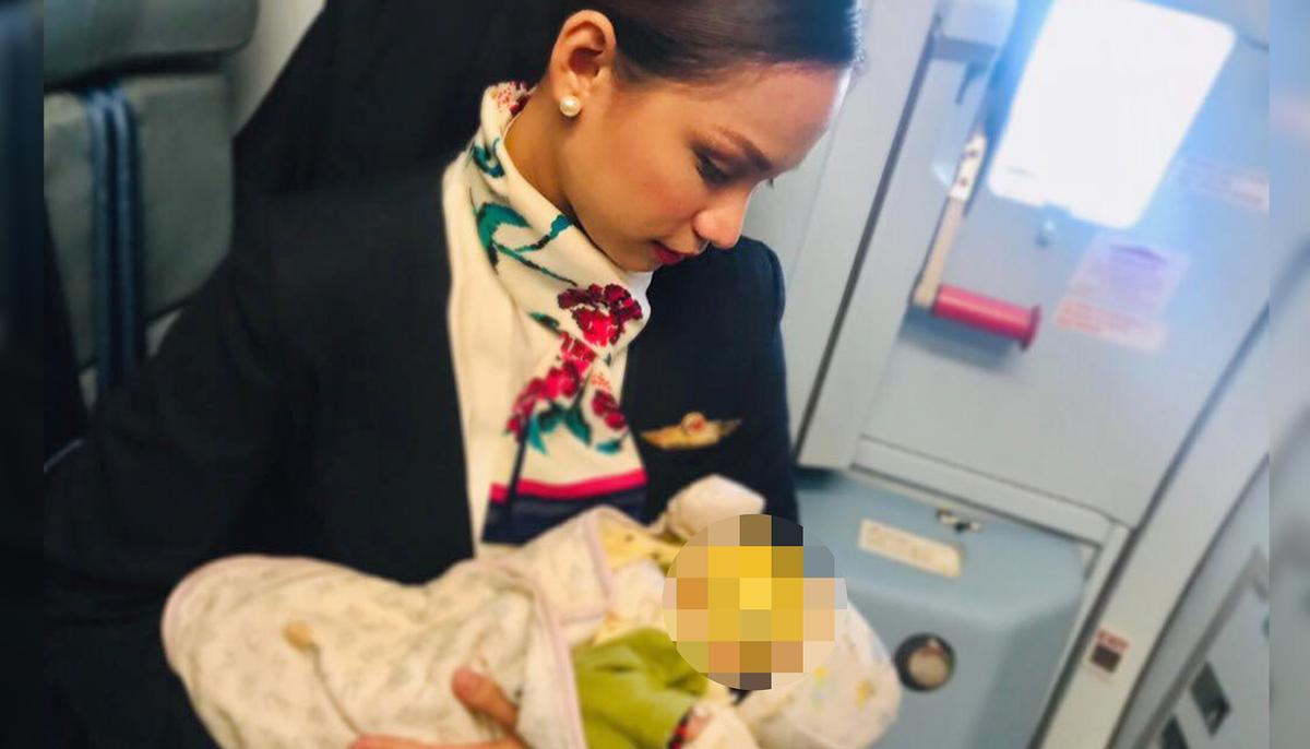 Flight Attendant Breastfeeds Baby Mid-Air When Mother Runs Out of Milk Formula