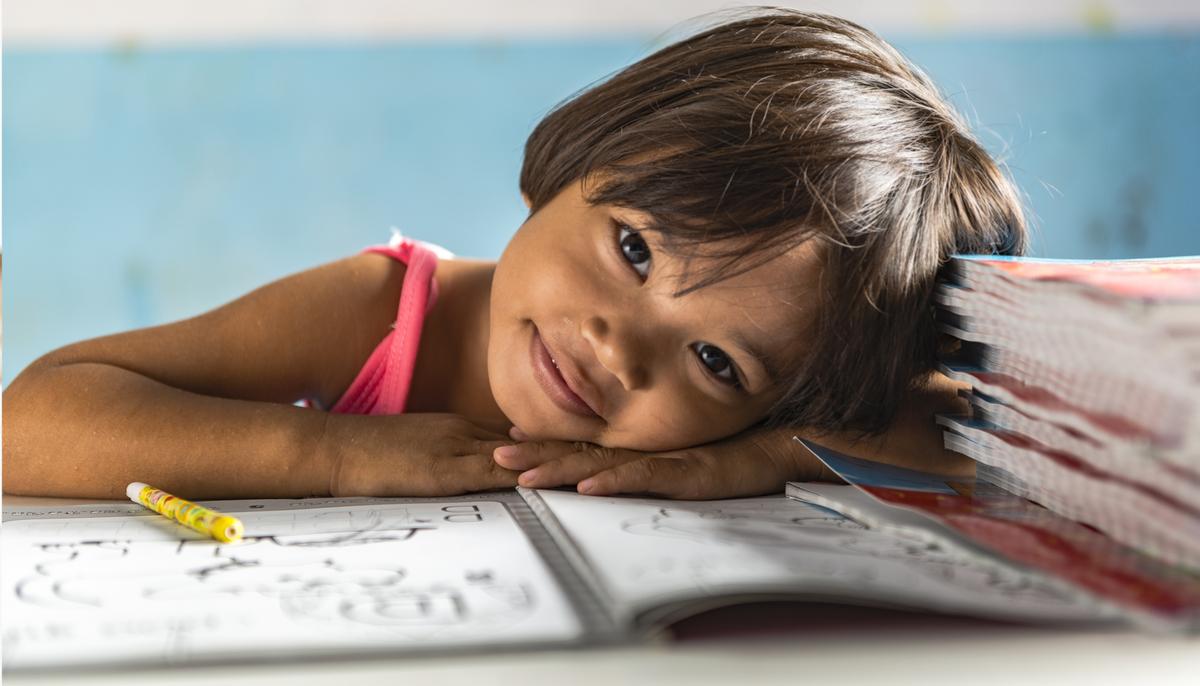Couple Start a School for Poor Kids That Accepts Plastic Waste Recycling Instead of Tuition