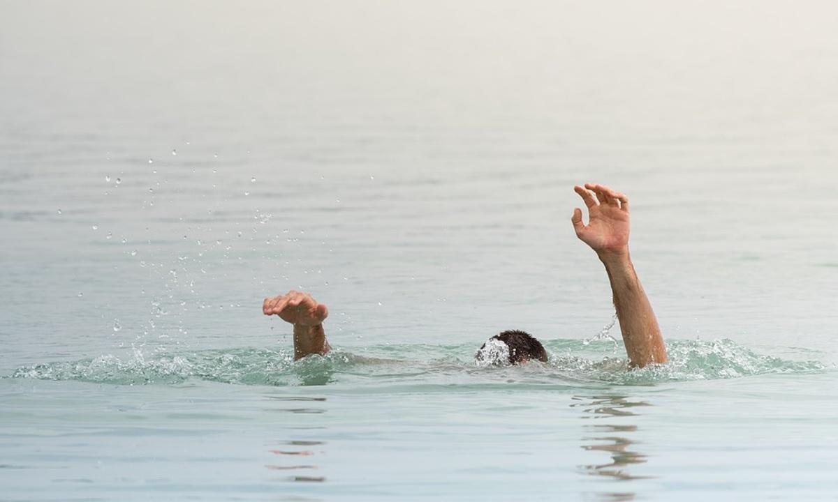 Pregnant Former Lifeguard Saves Drowning Boy at Minnesota Lake