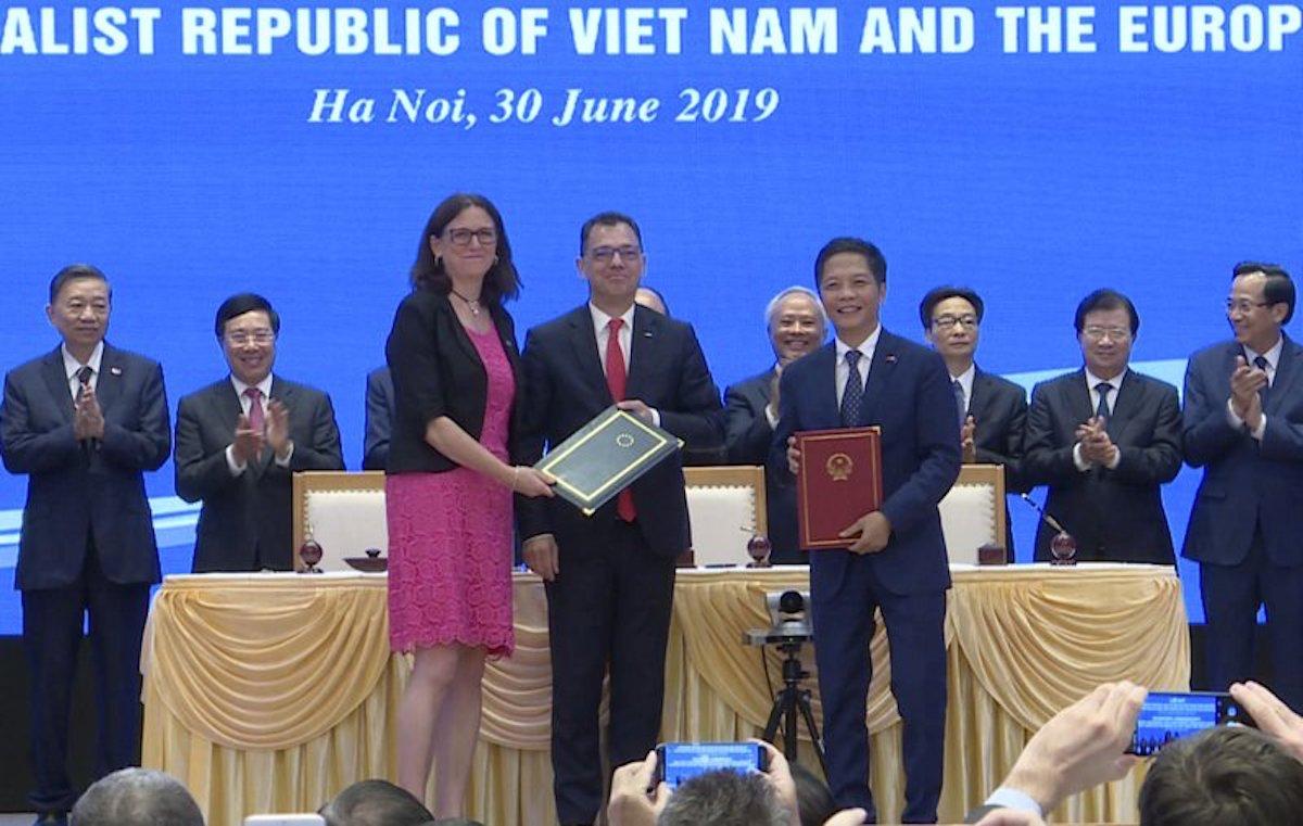 Vietnam, European Union Sign Free Trade Agreement