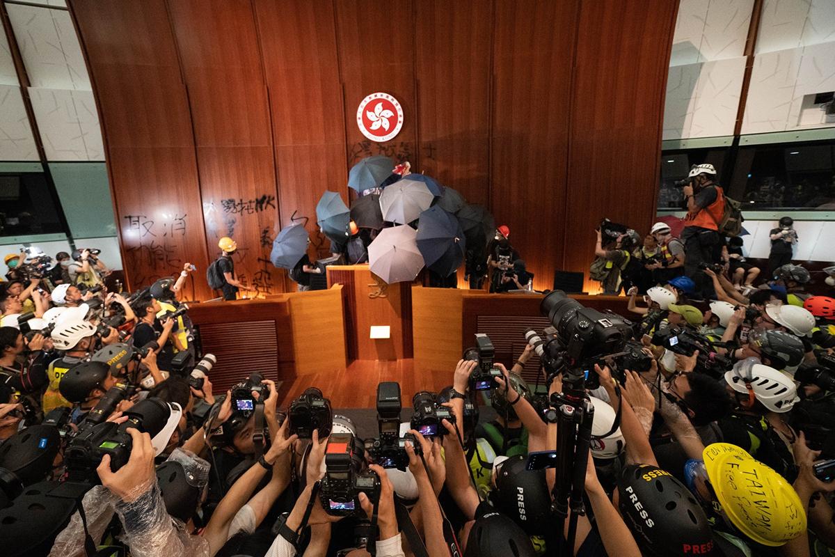Hong Kong Protesters Break into Government Building in Escalated Demand to Scrap Extradition Bill