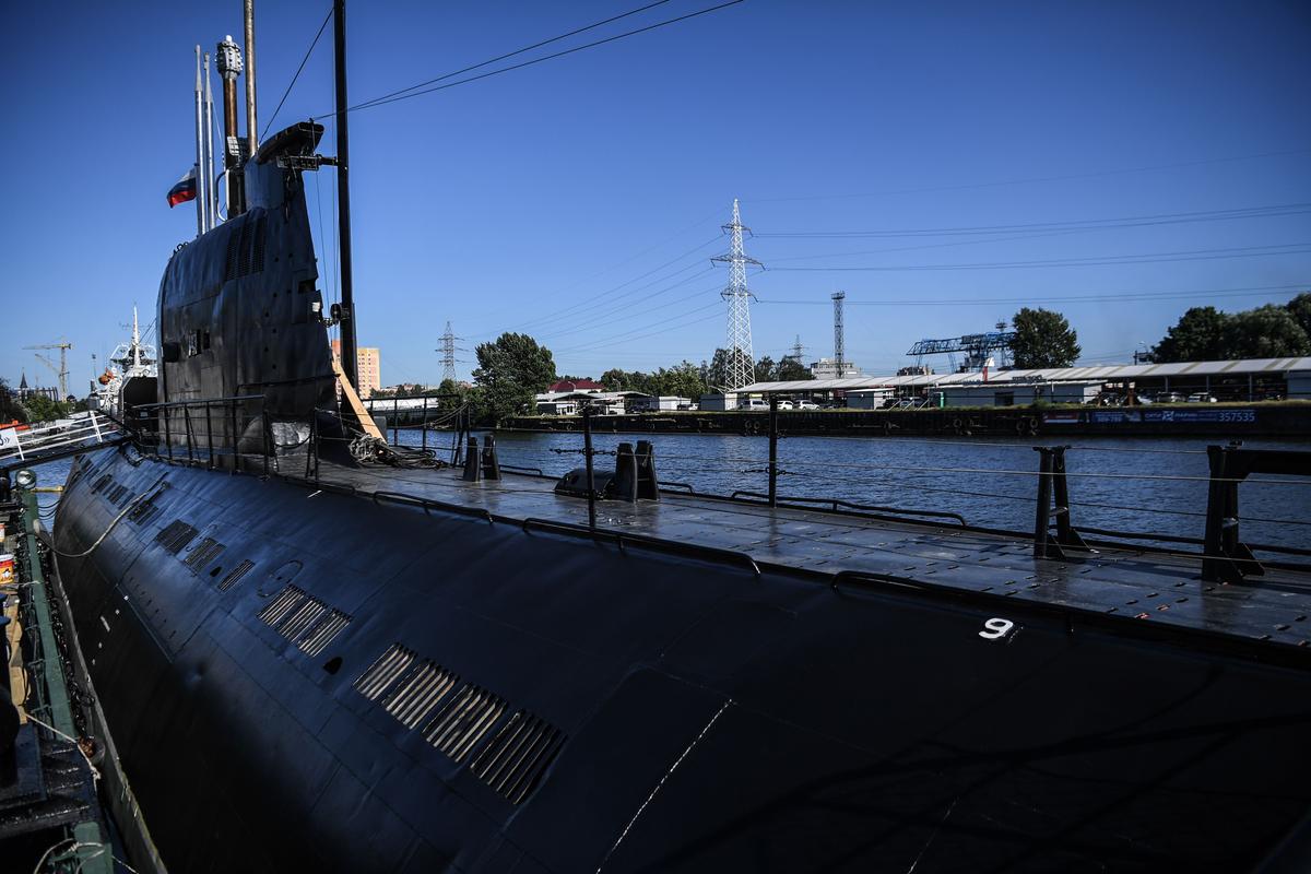 Fourteen Sailors Killed in Russia Submersible Fire