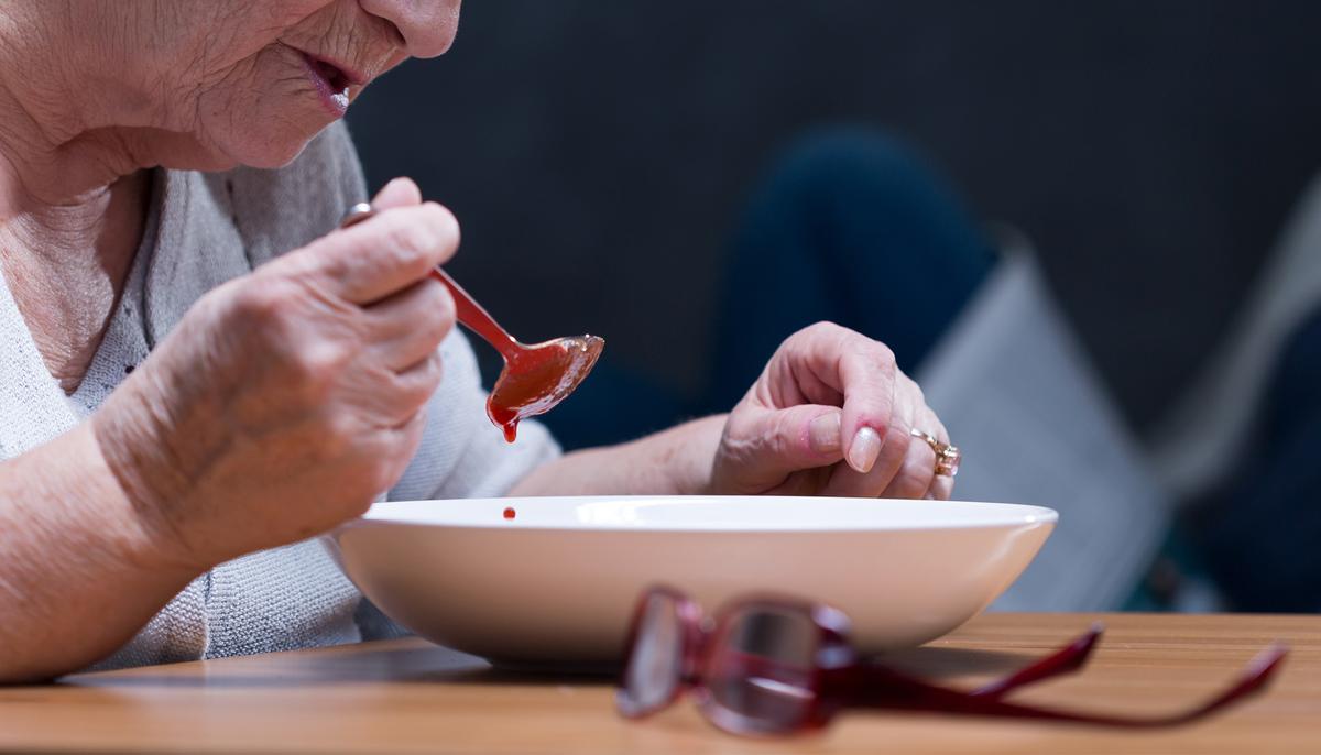 Mom With Dementia Didn’t Recognize Son, but Special ‘Brain Diet’ Restores Her Memory