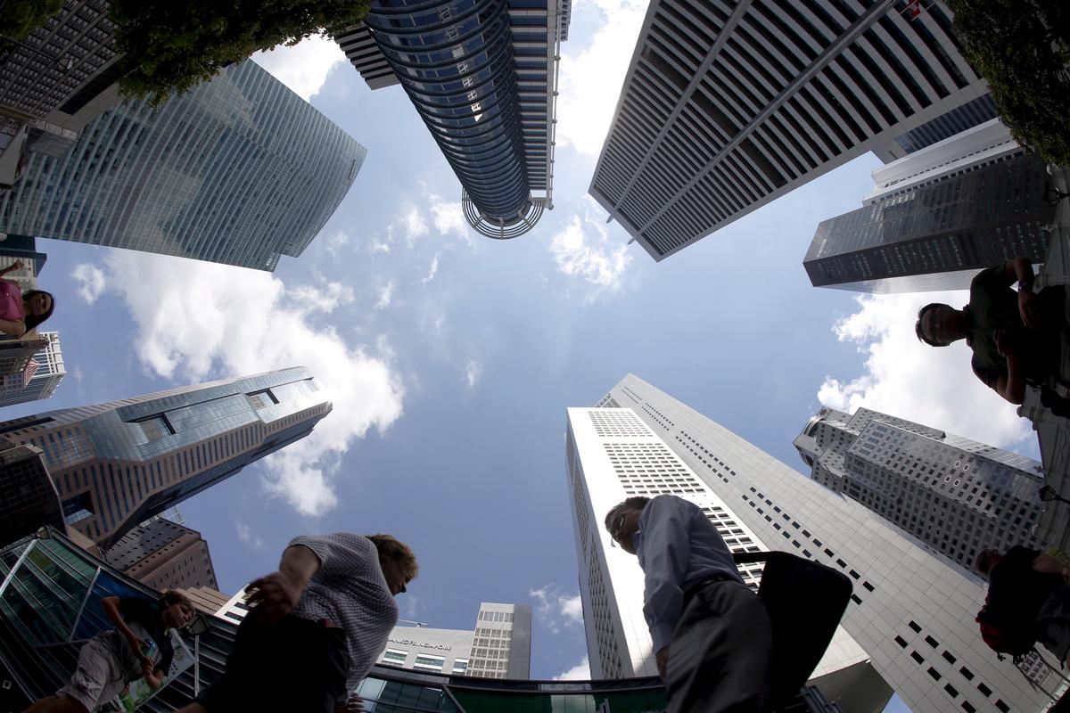 Singapore Cautions Wealth Managers on Aggressively Courting Hong Kong Business