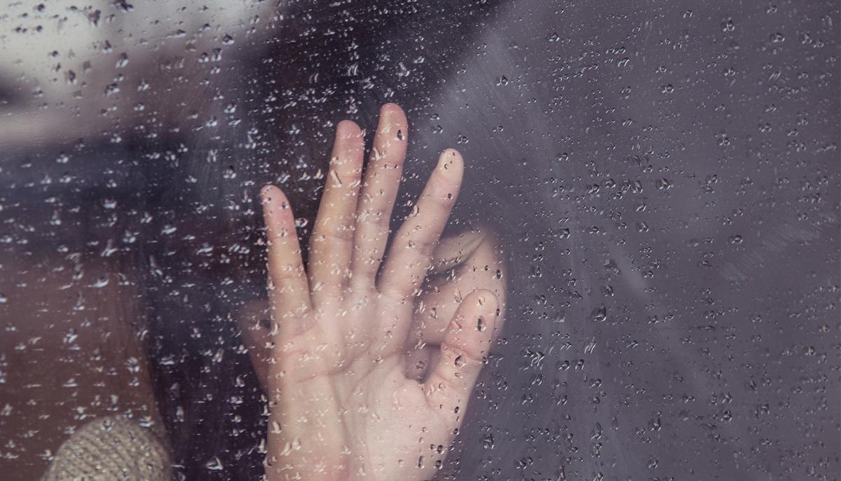 Teen With Anxiety in Tears After Bullies Pour a Jug of Juice Over Her Head on Prom Night