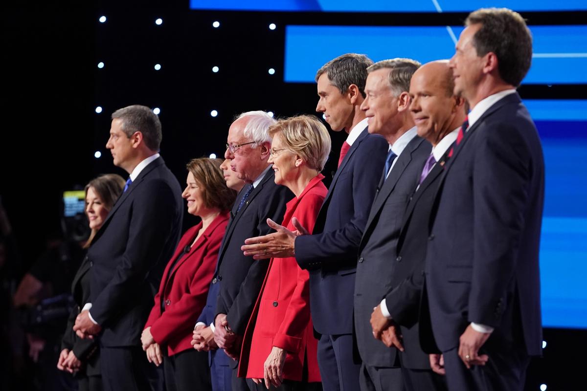 Democrats Try to Distinguish Themselves in 2020 Debate, Says Political Commentator
