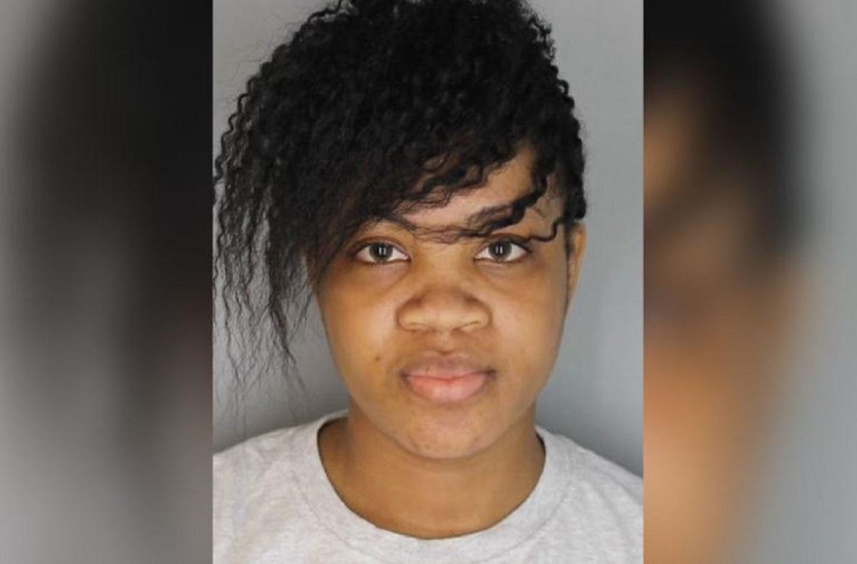 Woman Robbed Empty Homes During Funerals After Looking at Obituaries: Prosecutors