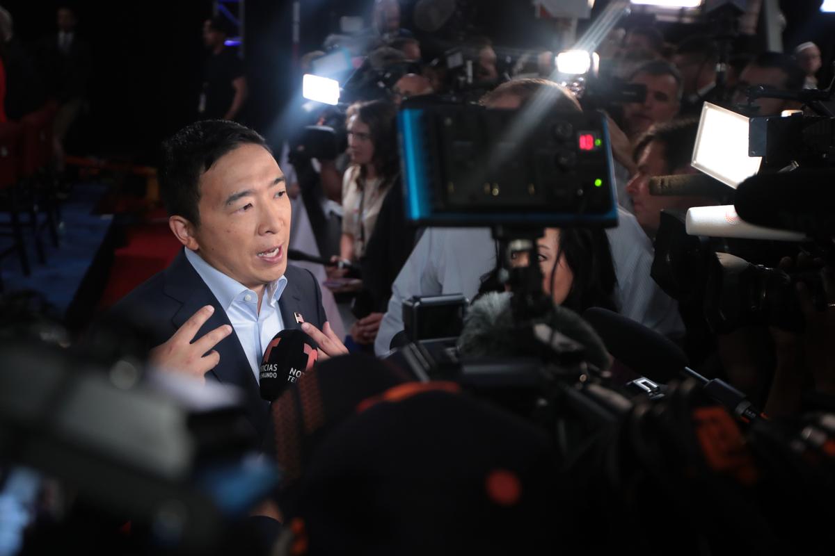 Yang Qualifies for Next Democratic Debate, Gabbard and de Blasio Among Those Who Haven’t Qualified