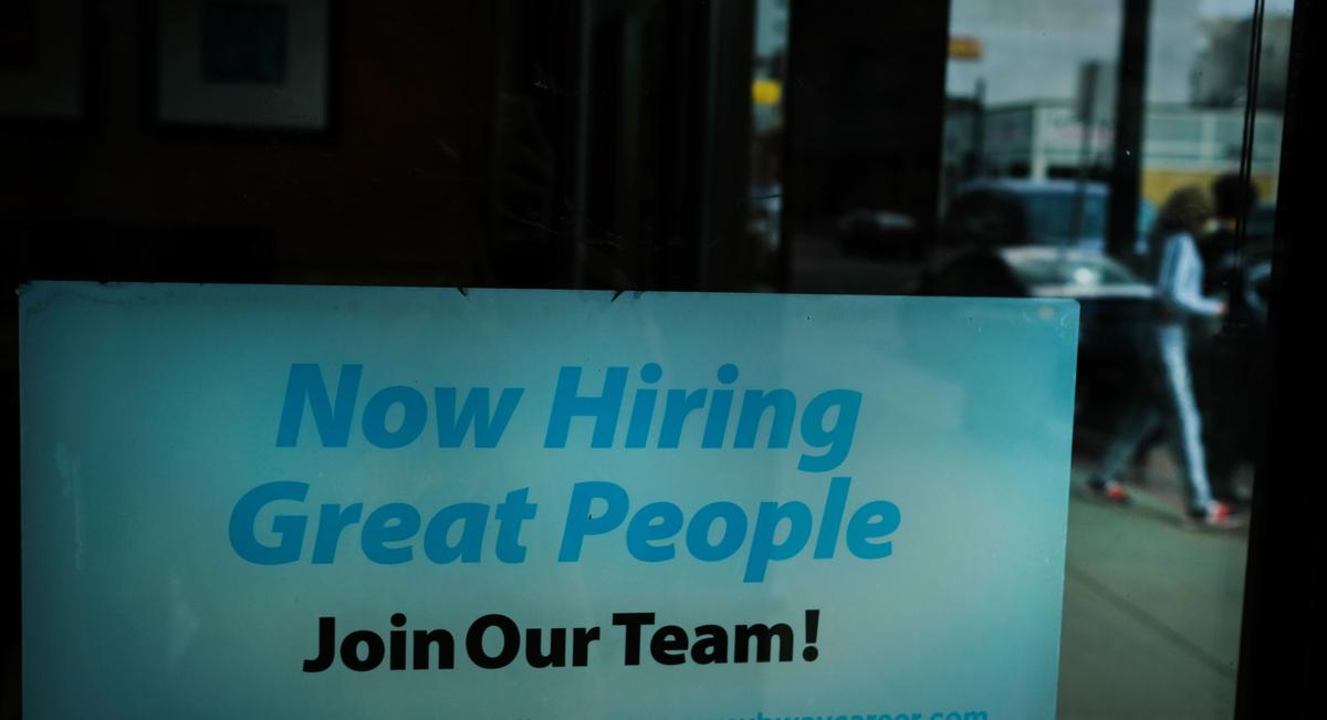 Canadian Wage Growth Climbs to Highest Mark Since 2009, but Economy Sheds Jobs