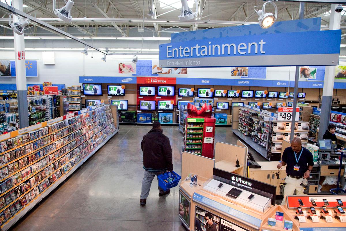 Walmart Pulls Violent Game Displays; No Change on Gun Sales