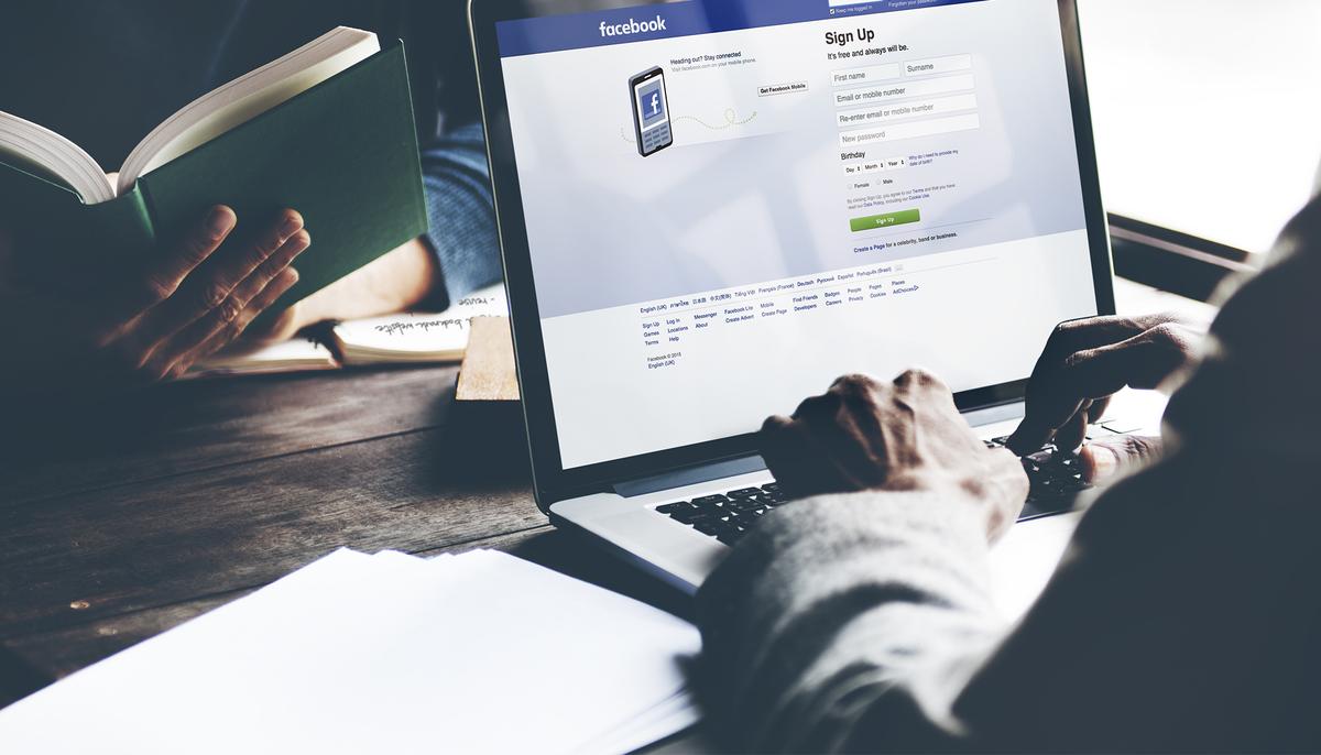 Police Puzzled Over Woman Found Dead in Wrecked Car Until They Checked Her Facebook