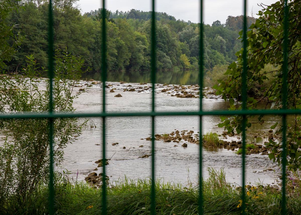 Illegal Immigrant Dies After Van Plunges Into River in Croatia