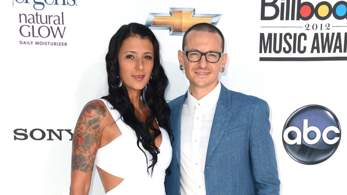 Chester Bennington’s Widow Talinda Announces Engagement 2 Years After His Suicide