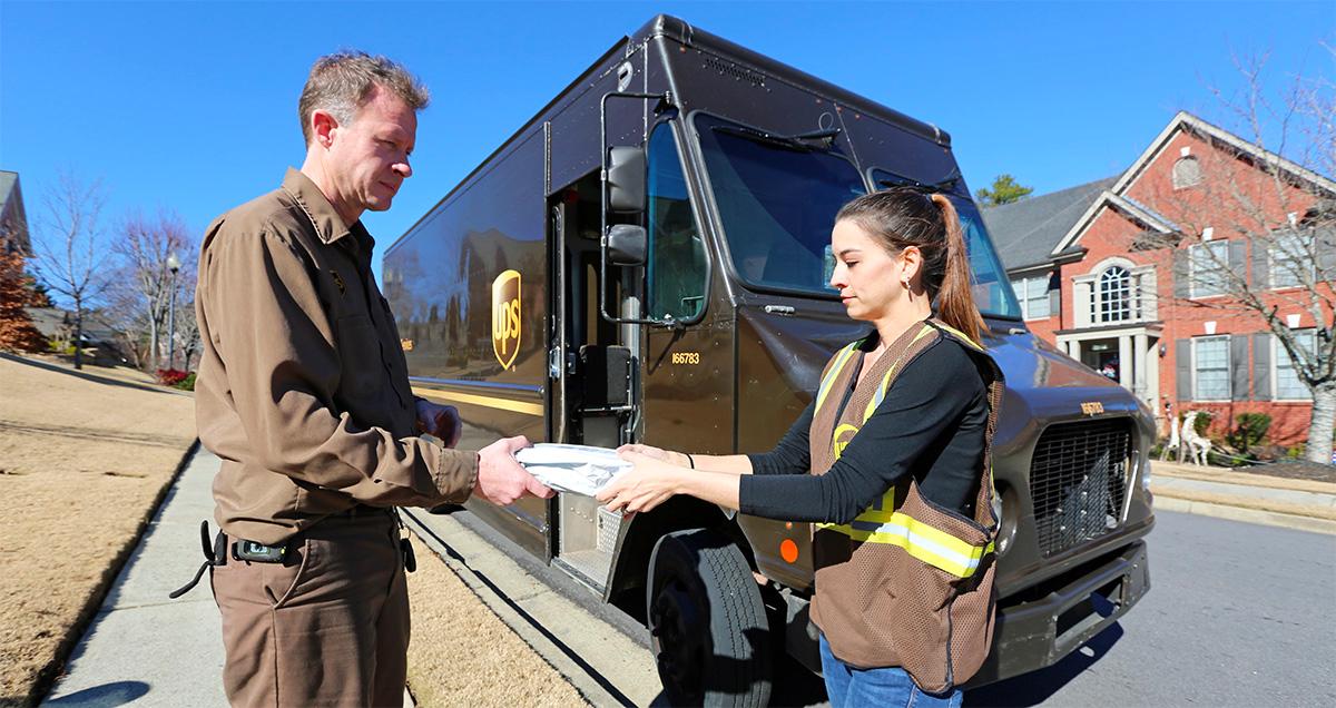 UPS Goes on Hiring Spree For 100,000 Holiday Workers