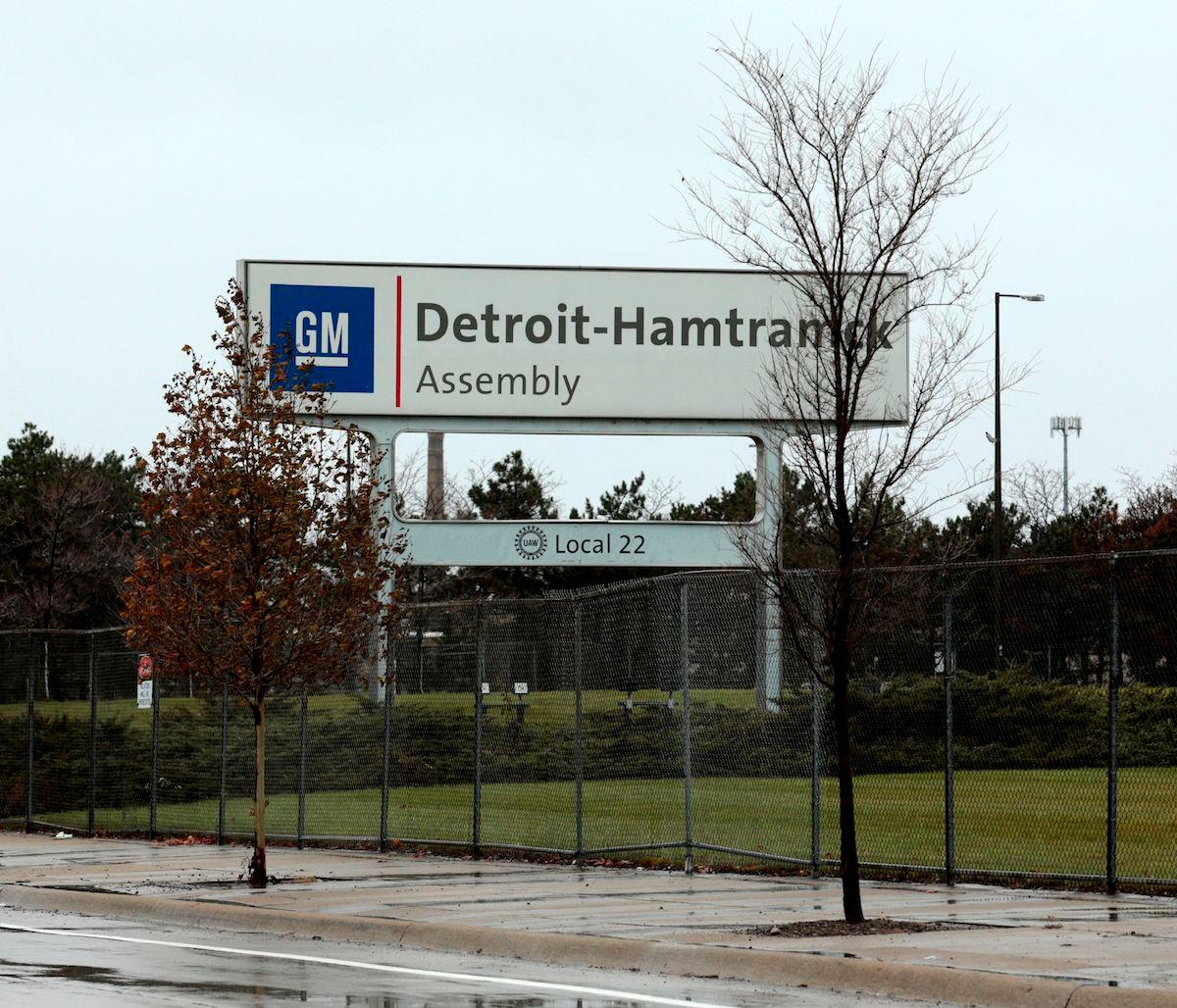 Auto Workers Union Says Its 49,000 Members Will Strike Against GM at Midnight