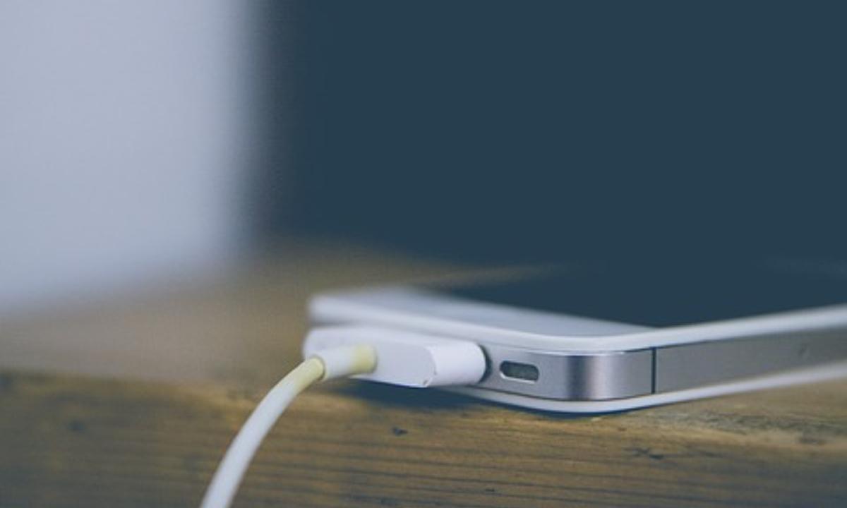 14-Year-Old Girl Dies in Sleep After Cellphone Explodes Near Her Head