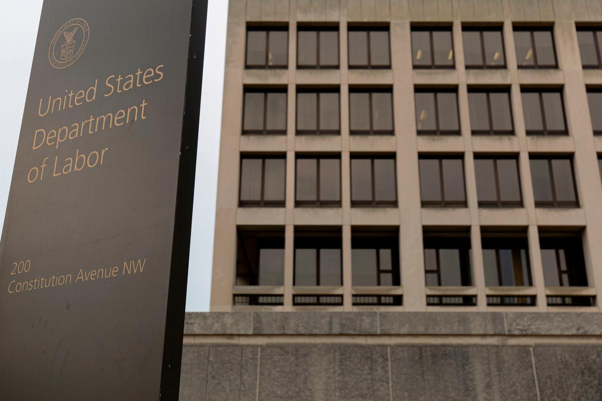 Bloomberg Retracts Article on Trump Labor Official Over One Month After Publishing