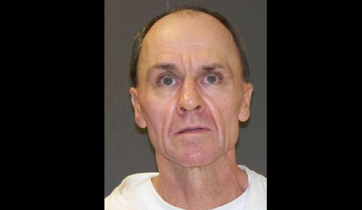 Judge Halts Execution for Man Convicted of Killing Two Texas Deputies