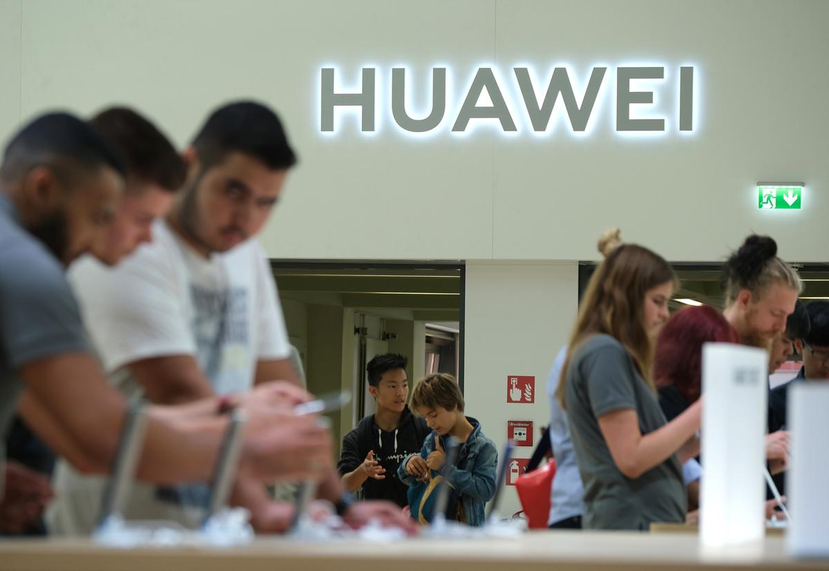 Senators Call Out Huawei Threat in Letter to Microsoft