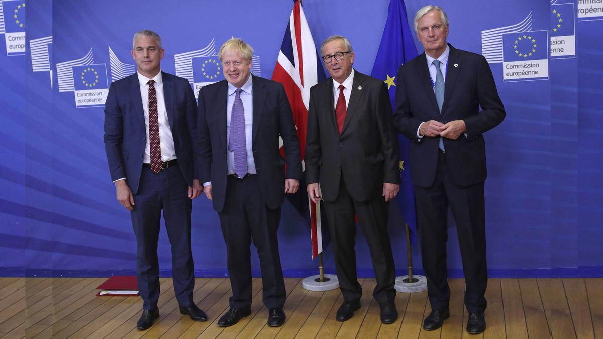 EU Leaders Endorse Brexit Deal, Send to UK