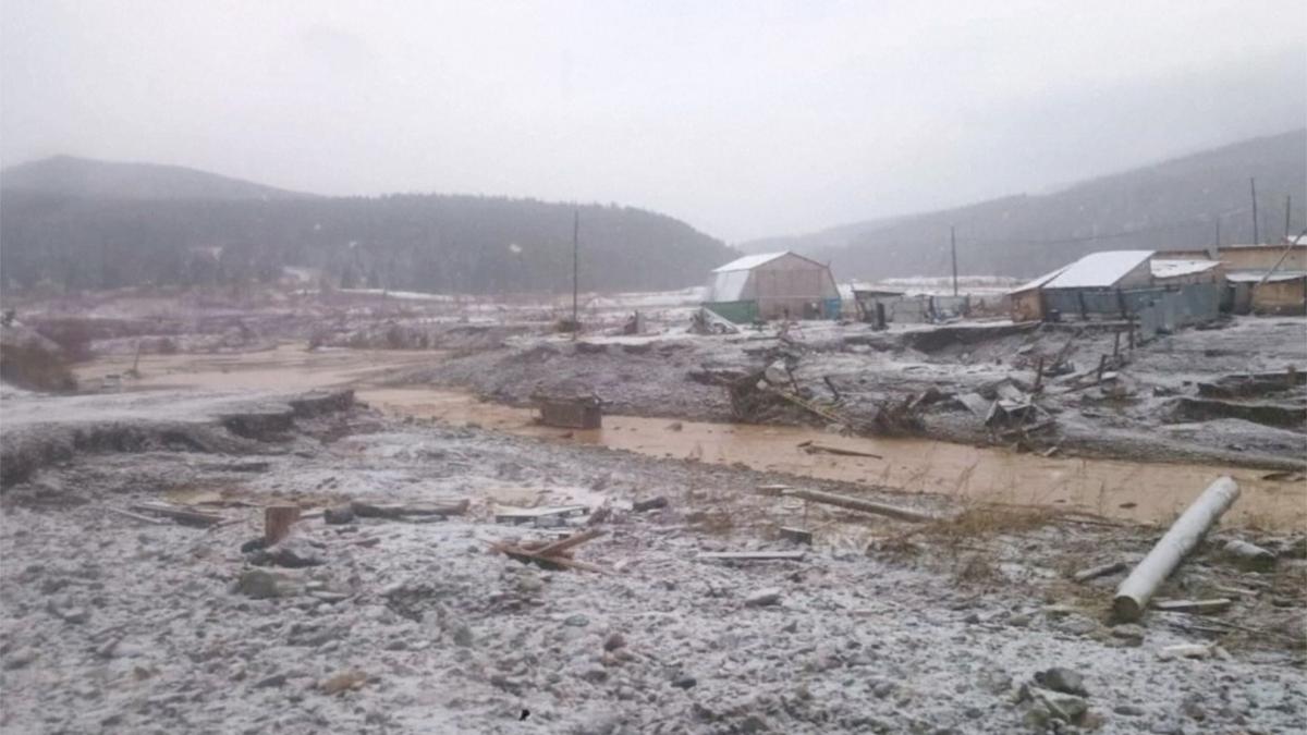 15 Killed, Over a Dozen Injured After Dam Collapsed at Russian Gold Mine