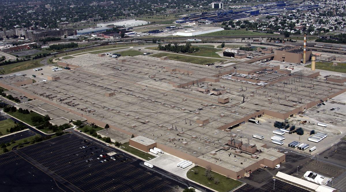 Electric Hummer Could Be Part of GM’s Move Into EV Trucks, SUVs: Sources