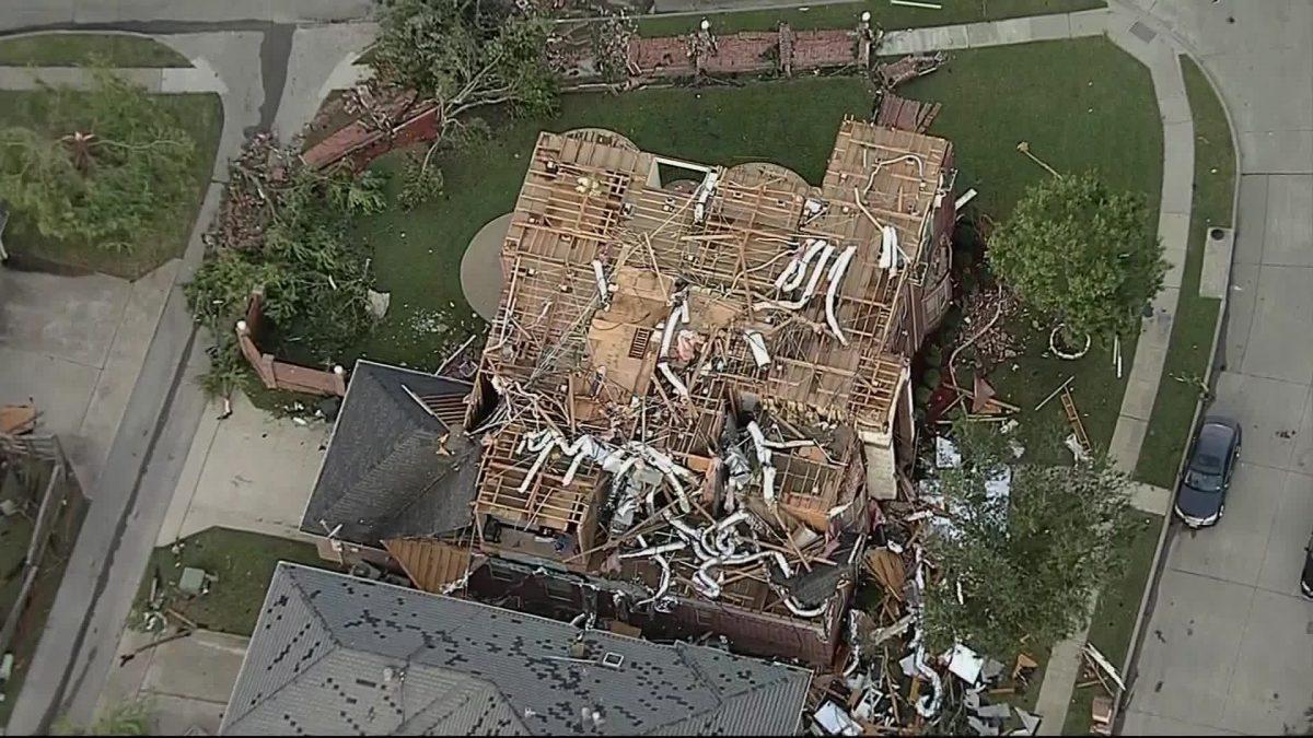 Tornado Slams Dallas; 4 Killed in Arkansas, Oklahoma
