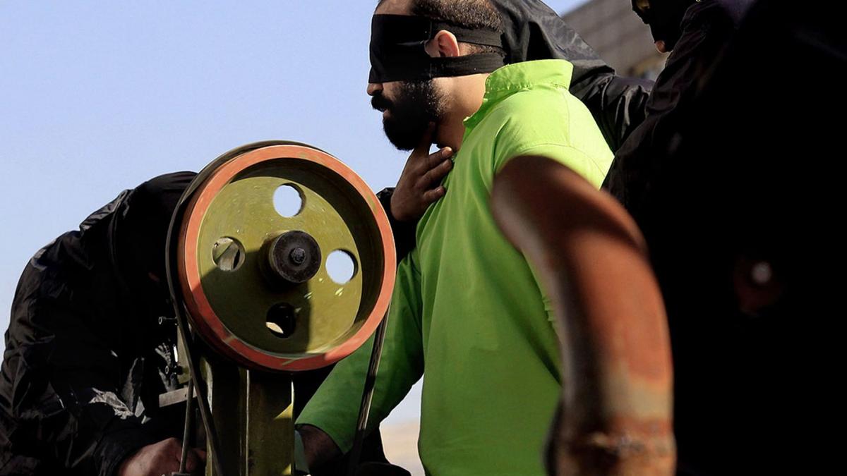 Iran Cuts Off Prisoner’s Hand After Finding Him Guilty of Theft, Rights Group Says