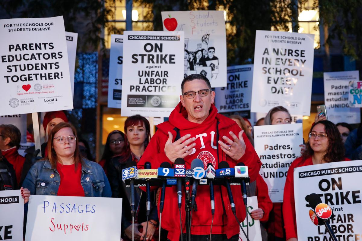Chicago Teachers Strike Hits Ninth Day as Union, District Bargain