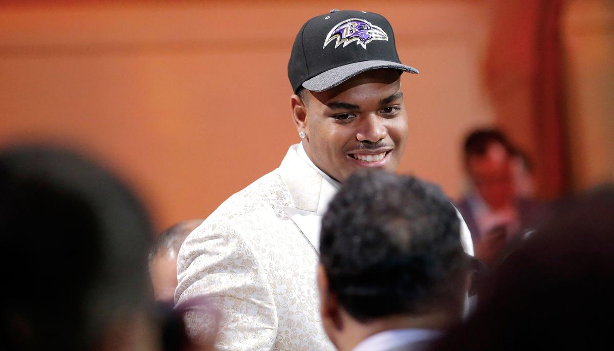 NFL Star Ronnie Stanley Walks Into Animal Shelter and Adopts ’the Dog Everyone Ignored’