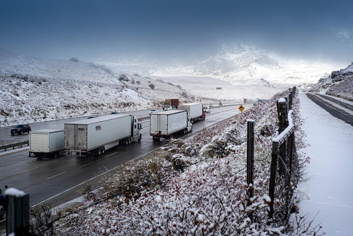 Hundreds Of Drivers Left Stranded Near Oregon-California Border After ‘Bomb Cyclone’ Causes Chaos