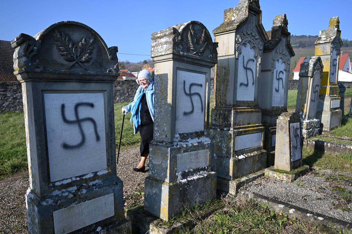 Jewish Graves in France Defaced in Fresh Wave of Anti-Semitic Attacks