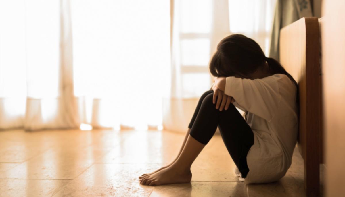 Officer Reunites With Cop Who Rescued Her From Abusive Home As a Teen (Flashback Video)