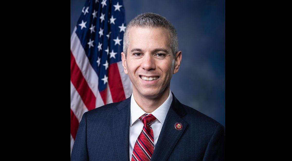 Democrat Whose District Heavily Favored Trump to Support Articles of Impeachment