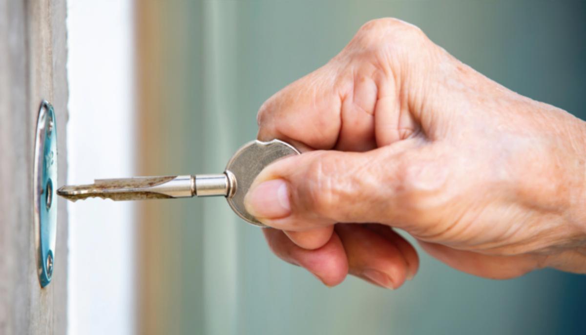 ‘The Wrong Person to Mess With’: 82-Year-Old Grandma Bodybuilder ‘Wails’ On Home Intruder, Sends Him to Hospital