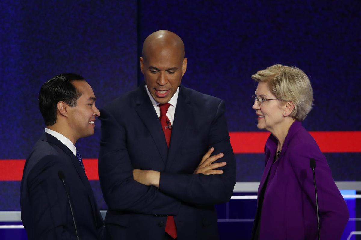 Castro Endorses Warren After Dropping Out of 2020 Race
