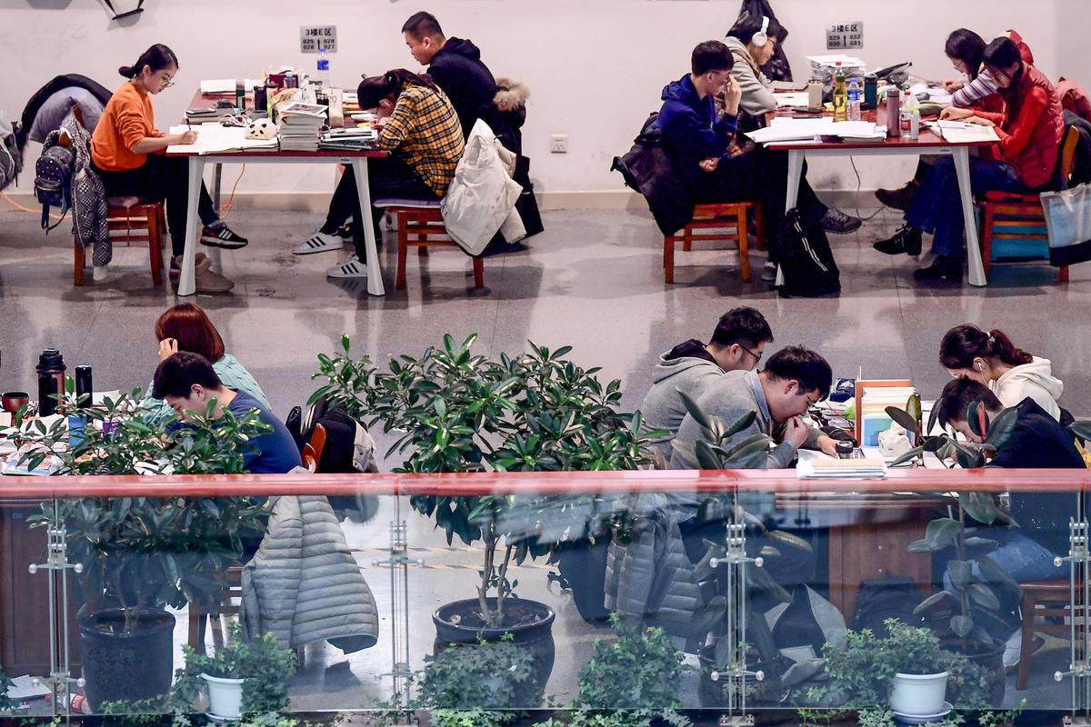 Graduate Student Sets Fire to Commit Suicide